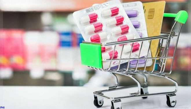 Temer diz que examinará pedido de supermercados para venda de remédios sem prescrição