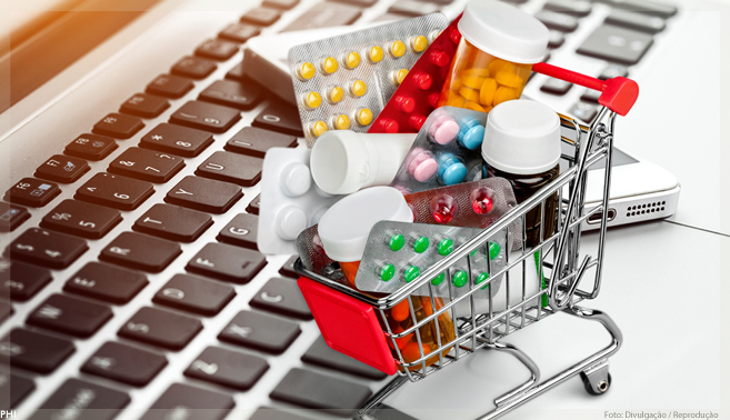 Vendas online de medicamentos explodem em março no Brasil