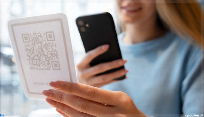 Farmacêutica desenvolve QR code tátil para pessoas com deficiência visual identificarem medicamentos