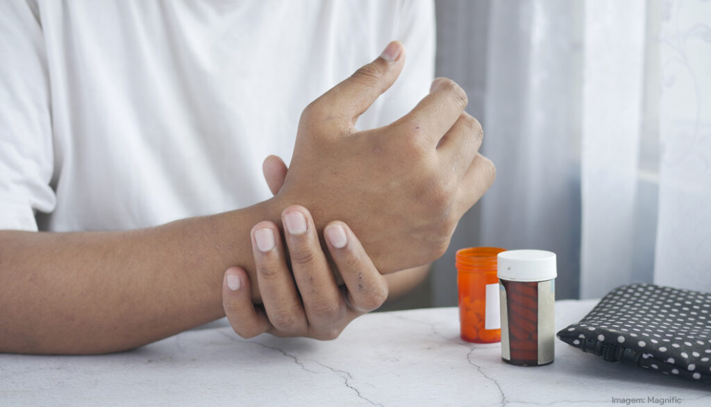 Anvisa aprova novo medicamento para doenças autoinflamatórias